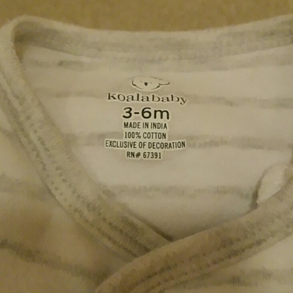 Bundle of 2 Carter's footie pajamas - Picture 3 of 3